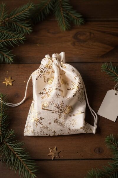 Yılbaşı Altın Varak Baskılı Kumaş Hediye Kesesi, Büyük Boy Hediye Torbası, Beyaz, 12 Adet-17x23 Cm