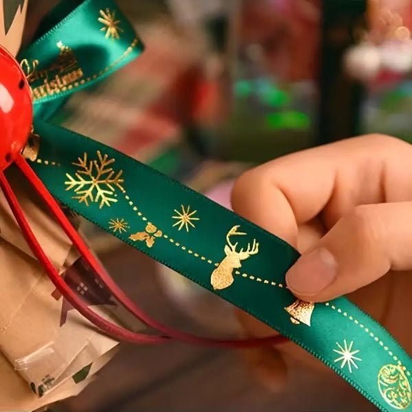 Yılbaşı Desenli Saten Kurdele, Yeniyıl Parti Hediye Paketleme Şeridi, Yeşil, 2.5 Cm - 22 Metre