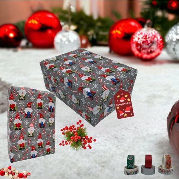 İtalyan Kuşe Hediye Paketleme Kağıdı, Cüce Noel Baba Desenli Ambalaj Kağıdı, 10 Adet, No: 70x100 Cm