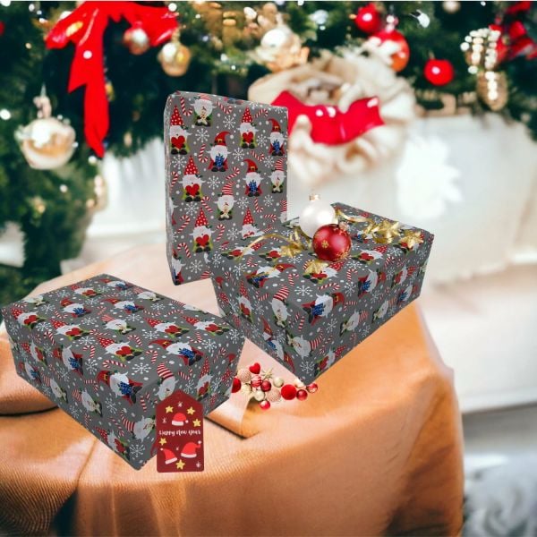 İtalyan Kuşe Hediye Paketleme Kağıdı, Cüce Noel Baba Desenli Ambalaj Kağıdı, 10 Adet, No: 70x100 Cm