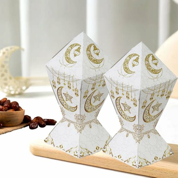 6lı Ramazan Şeker Hediye Kutusu, Beyaz&Altın Ay, Yıldız, Fener Tasarımlı Şekerleme Kutusu, 7x7x12Cm