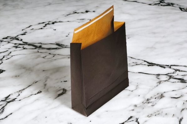 Roco Paper Hediye Paketi 35*8*54 cm Kese Kağıdı Yapışkanlı Ağız Siyah 25'li Paket