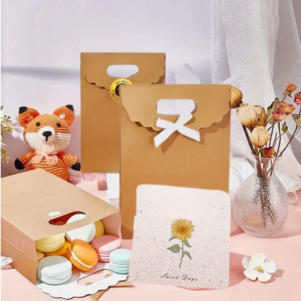 El Geçme Kraft Çanta, Hediye, Alışveriş, Butik, Parti ve Paketleme Çantası, 18x21 Cm, 12 Adet