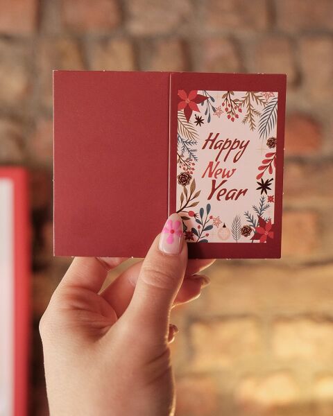 Yılbaşı Happy New Year Yazılı Hediye Kartı - Yeniyıl Tebrik & Not Kartı, 25 Adet, Kırmızı, 5x8 Cm