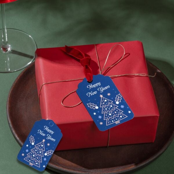 Yılbaşı Happy New Years Yazılı Hediye Etiketi, Delikli, Çam Desenli Paketleme Kartı, 50 Adet, 4,5x7.5Cm