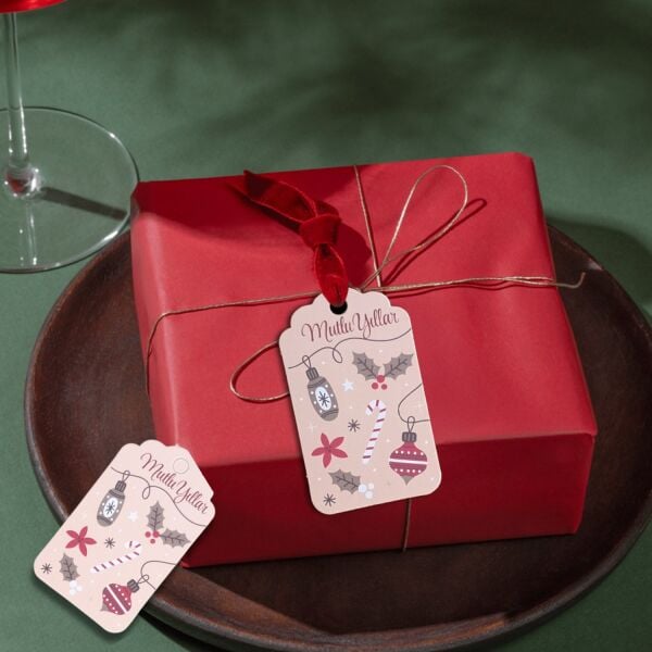 Yılbaşı Mutlu Yıllar Yazılı Hediye Etiketi, Yeniyıl Kokina Temalı Paketleme Kartı, 50 Adet-4.5x7.5Cm