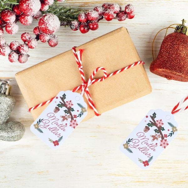Yılbaşı Mutlu Yıllar Yazılı Hediye Etiketi, Yeniyıl Paketleme Kartı, 50 Adet-4,5x7.5 Cm, Beyaz Zemin