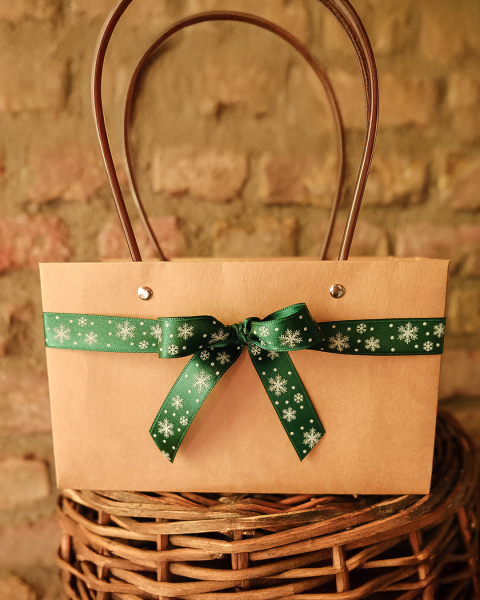 Yılbaşı Temalı Saten Kurdele, Beyaz Kar Desenli Hediye Paketleme Şeridi, Yeşil, 2 Cm x 20M