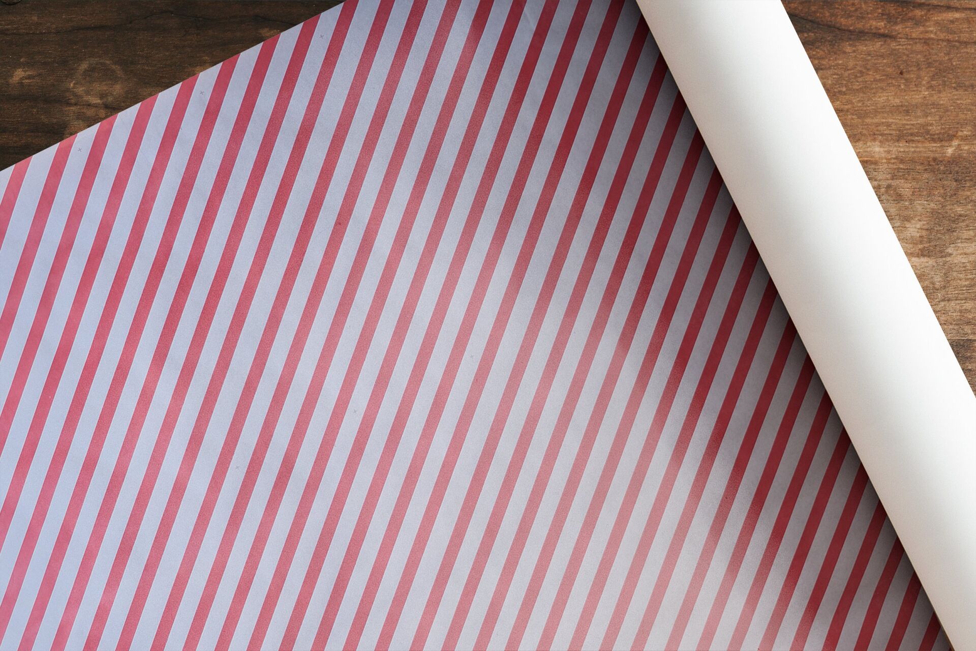 Kırmızı Verev Çizgili Pelur Kağıt, Hediye ve Çiçek Paketleme Kağıdı, 25 Adet, 50x70 Cm