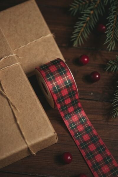 Yılbaşı Kırmızı Grogren Kurdele – Ekose Desenli Hediye Paketleme, Hobi Süsleme Şeridi, 4 Cm - 18 M
