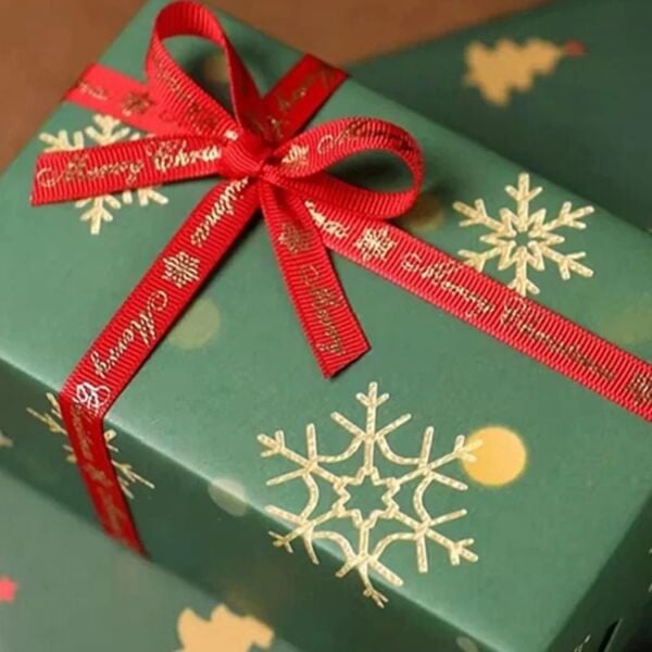 Yılbaşı Kar Tanesi Desenli Çiçek Buket Kağıdı - Hediye ve Ambalaj Kağıdı, Yeşil, 5 Adet, 58x58 Cm