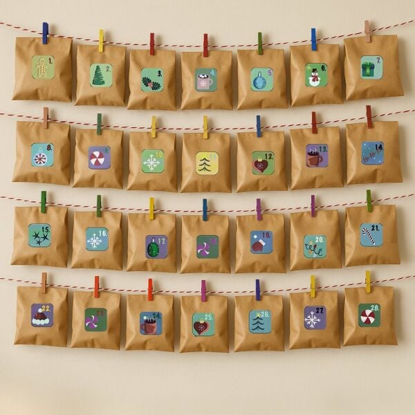 Yılbaşı Advent Takvimi Hediye Seti, Sticker-Kraft Kese Kağıdı-Renkli Ahşap Mandal-Jüt&Twine Baker İp