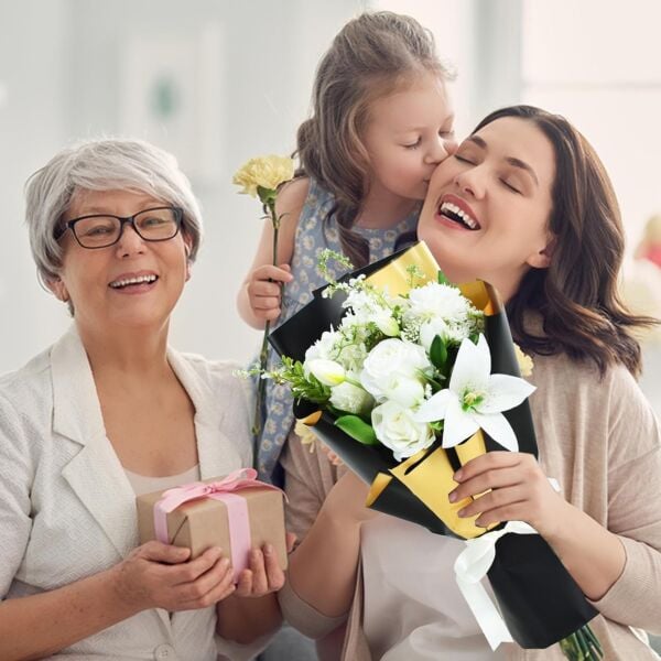 Çiçek Ambalaj Kağıdı 5li, Çift Yüzlü-58x58 Cm, Mat Şeffaf Hediye Buket Sargı Kağıdı, Siyah & Altın